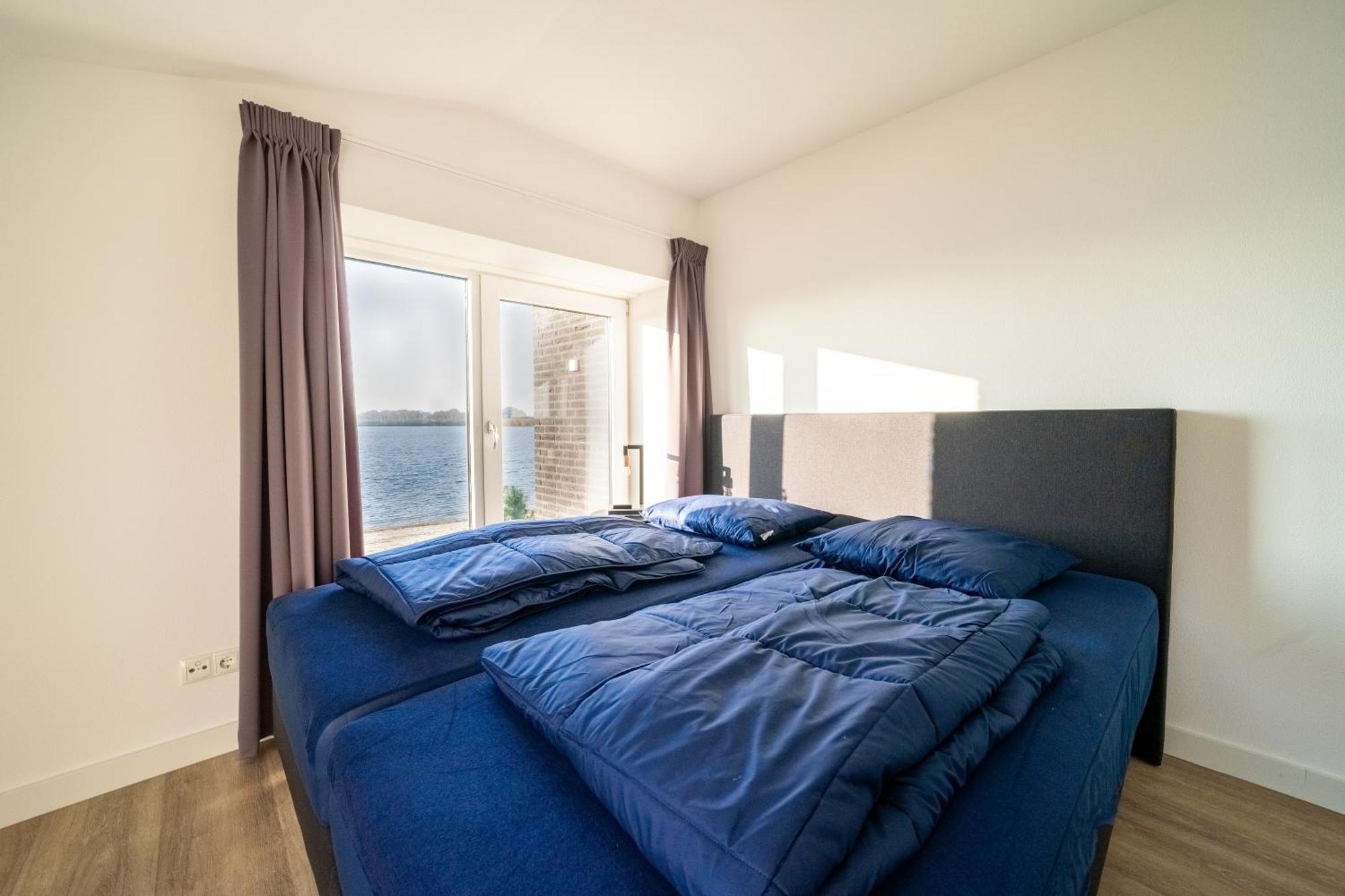 Europarcs De Kraaijenbergse Plassen Linden Room photo